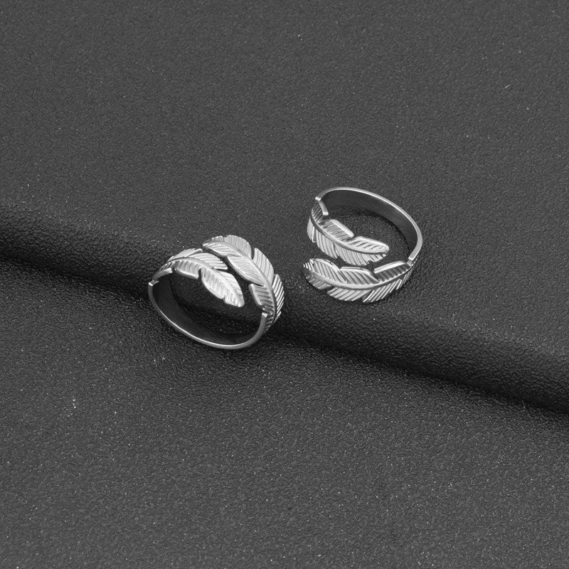 Elegant Metal Winged Band Ring