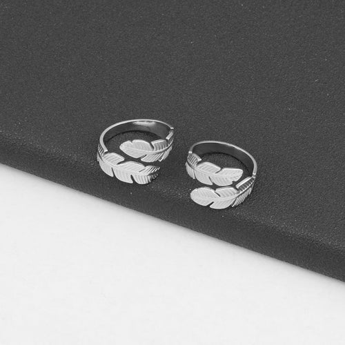 Elegant Metal Winged Band Ring