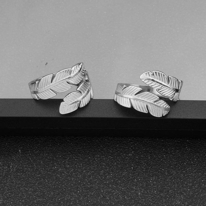 Elegant Metal Winged Band Ring