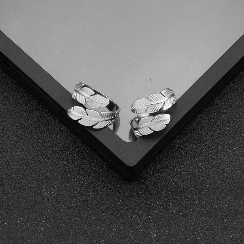 Elegant Metal Winged Band Ring